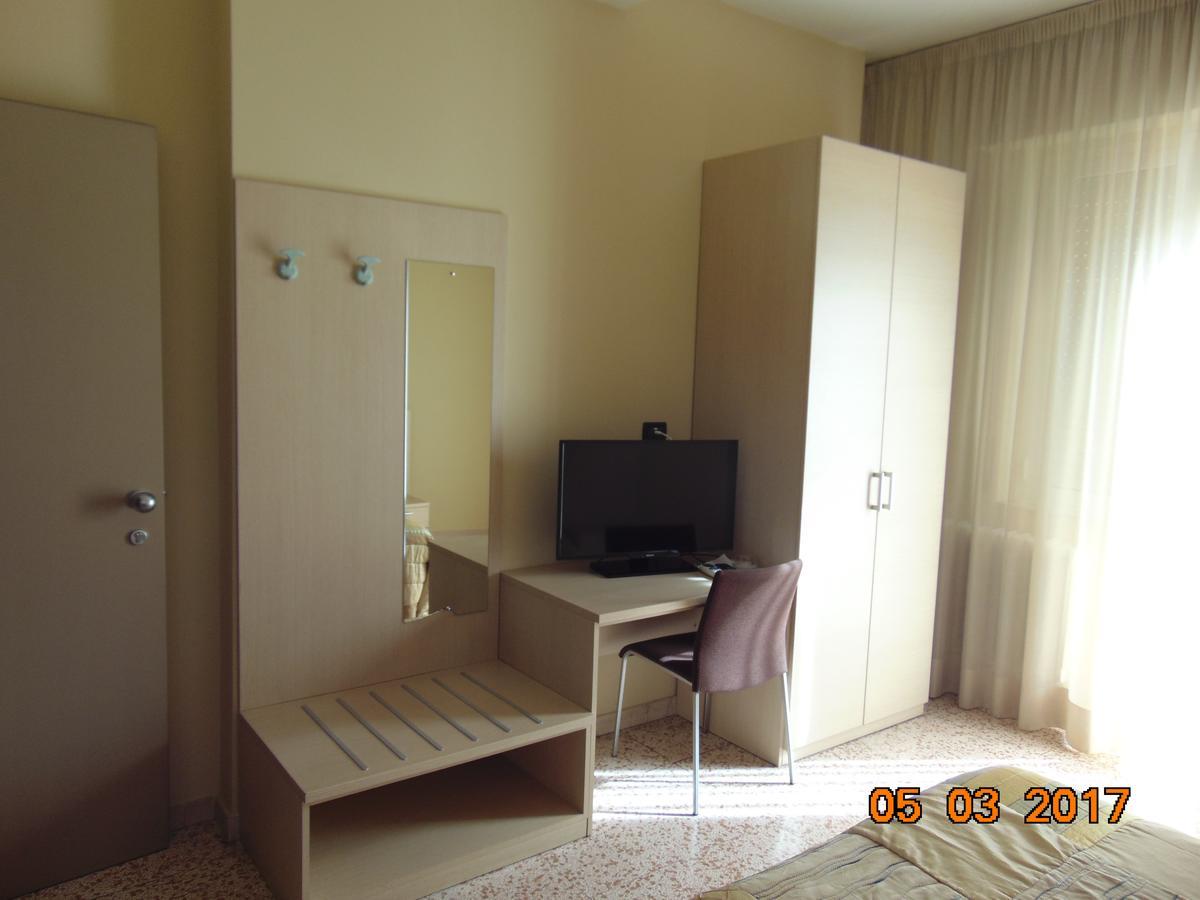 Hotel Mazzocchetti Città Sant'Angelo Eksteriør billede